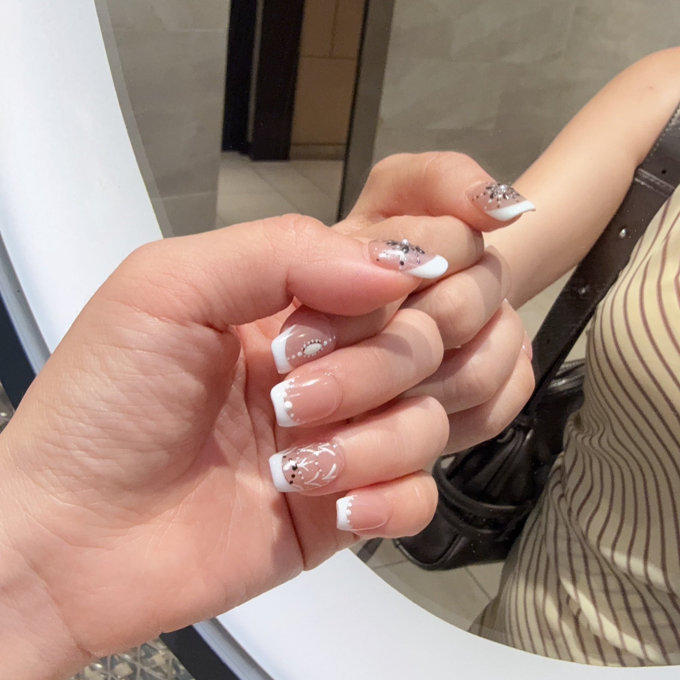 Soft Agenda— Reusable Short Press-On Nails