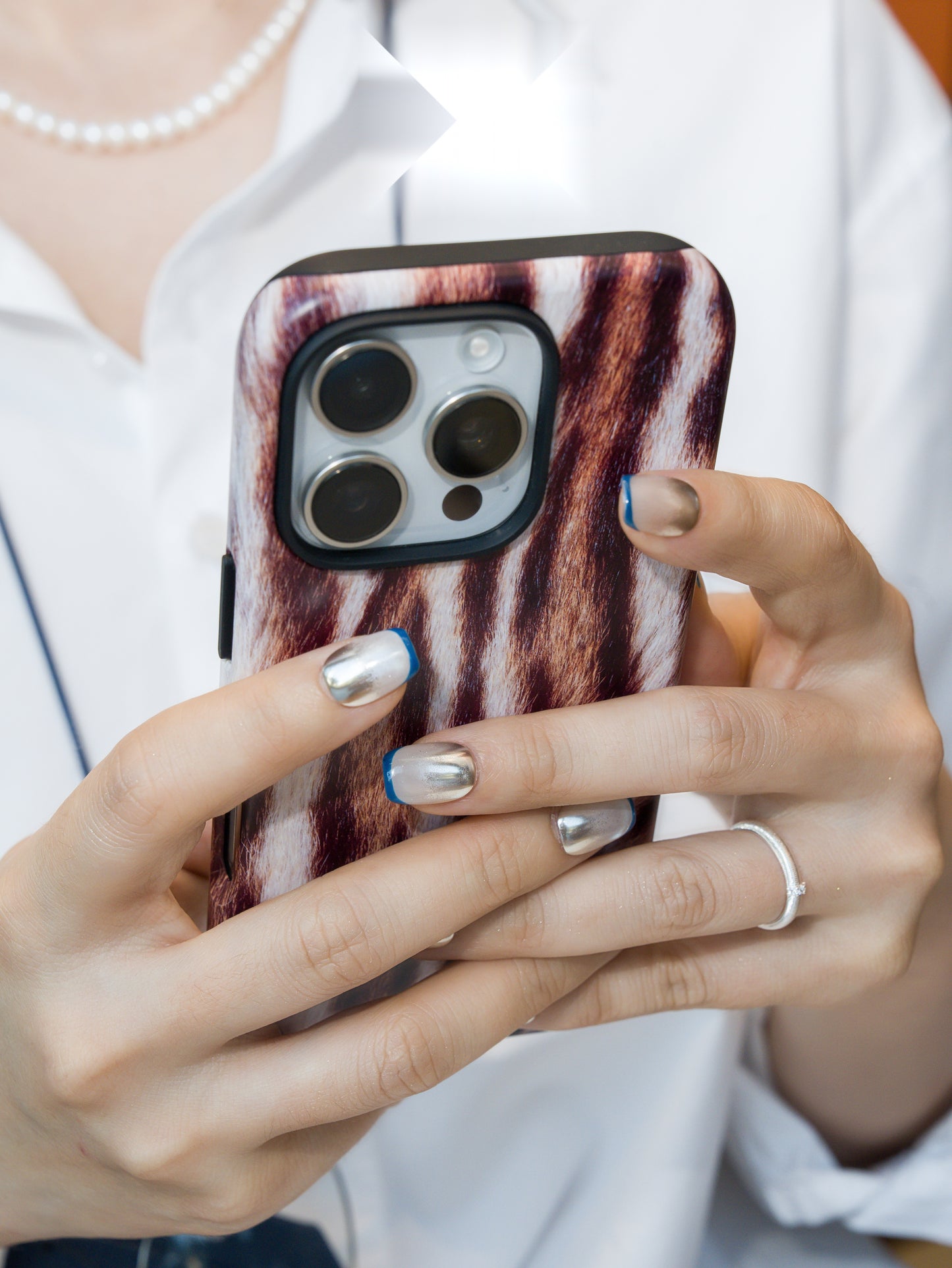 Pearl Blue Note — Hand-Painted Press-On Nails